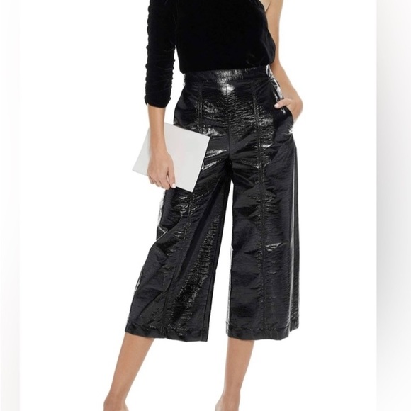 jOIE WAYMAN NWT ONE-SHOULDER VELVET TOP.   SIZE 8 - Picture 2 of 9